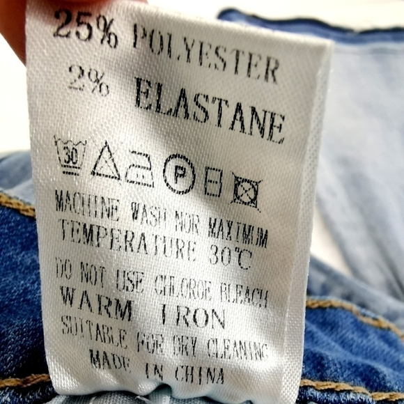 The Creasa Women's M Floral Embroidered Light Jean - Picture 12 of 16